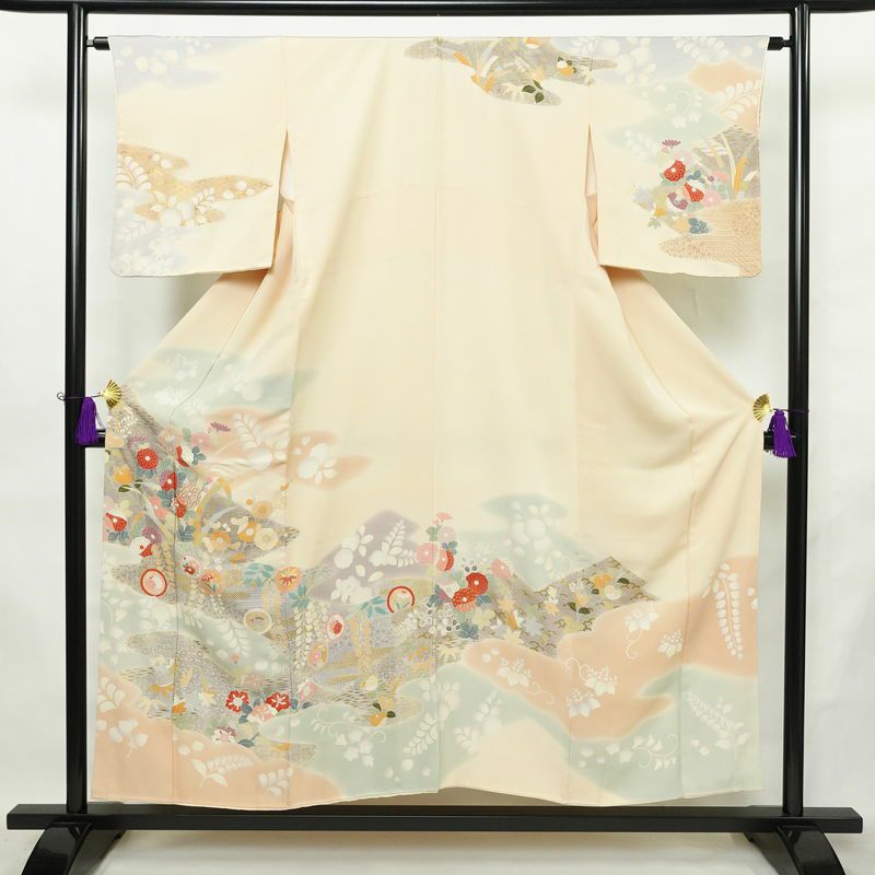 振袖 良品 金駒刺繍 正絹 古典柄 袷仕立て 身丈166.5cm 裄丈66.5cm