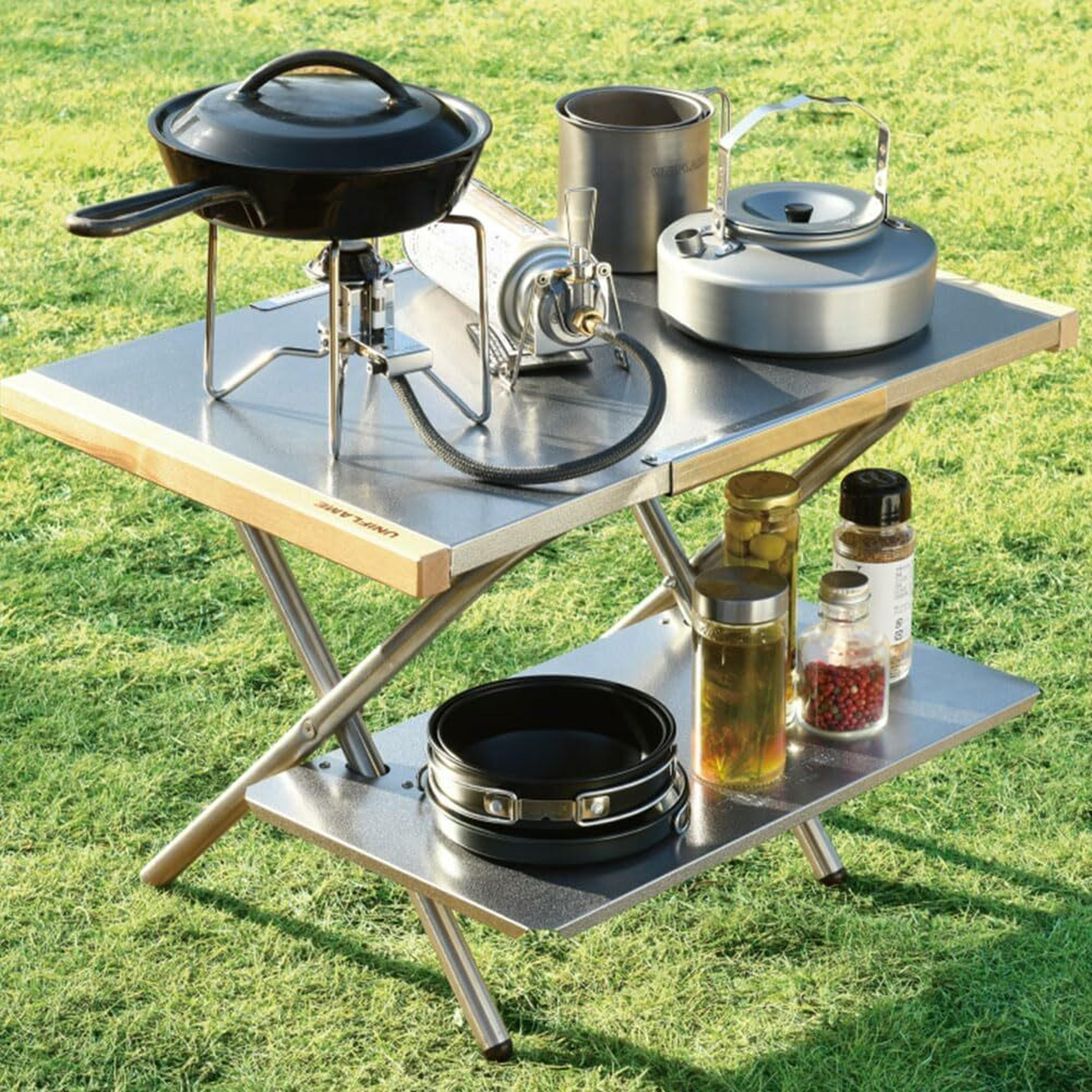 ユニフレーム「焚き火テーブル」をレビュー！おすすめカスタムや連結