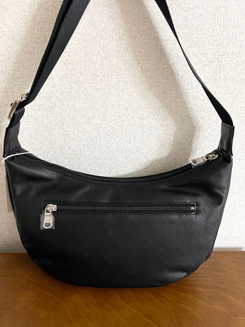 新品 russet ソフトレザーラウンドショルダーバッグ （CE-1326）