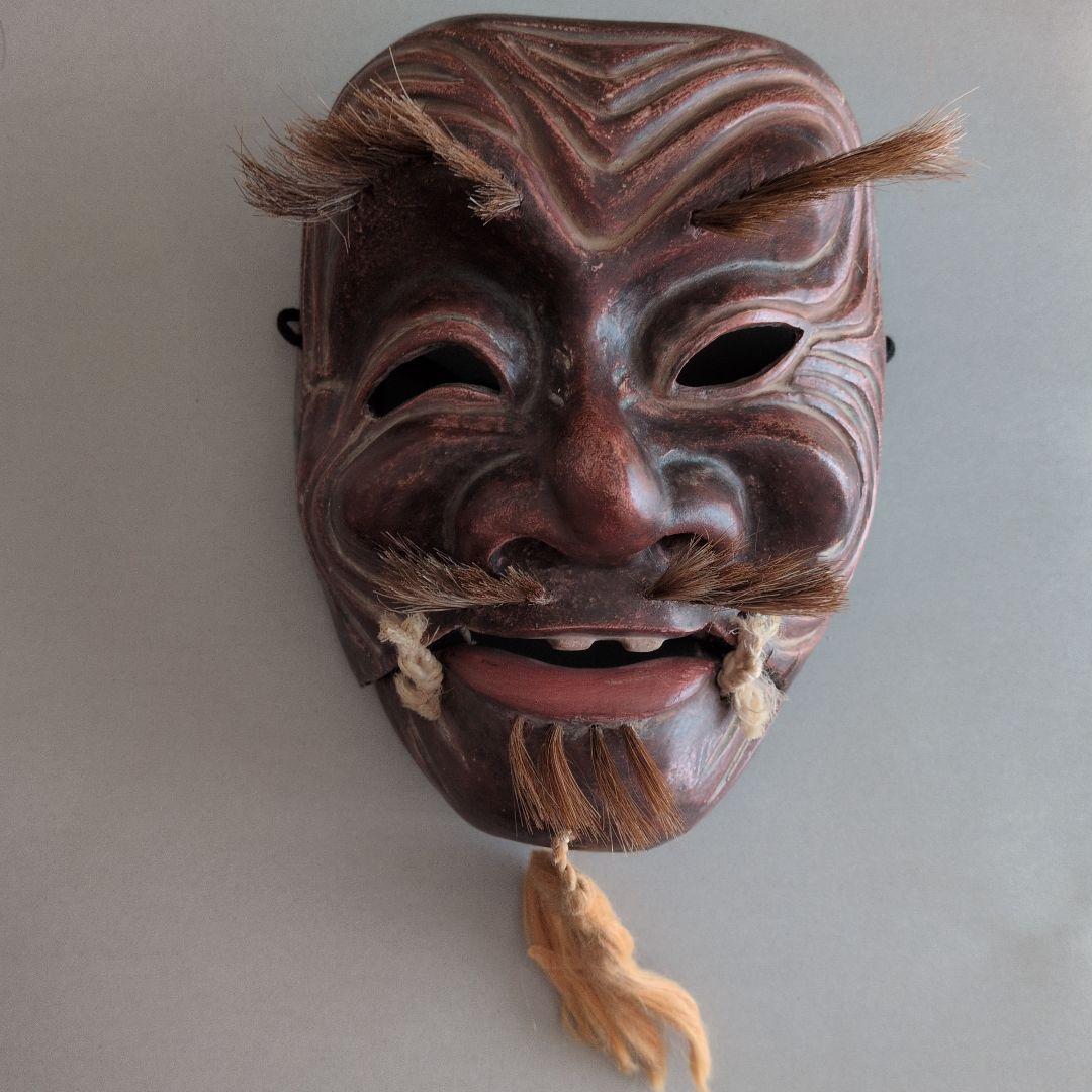 木製能面 （黒色尉）髭付き 表情豊か Amazon.co.jp: 能面 黒式尉(こくしきじょう) : おもちゃ