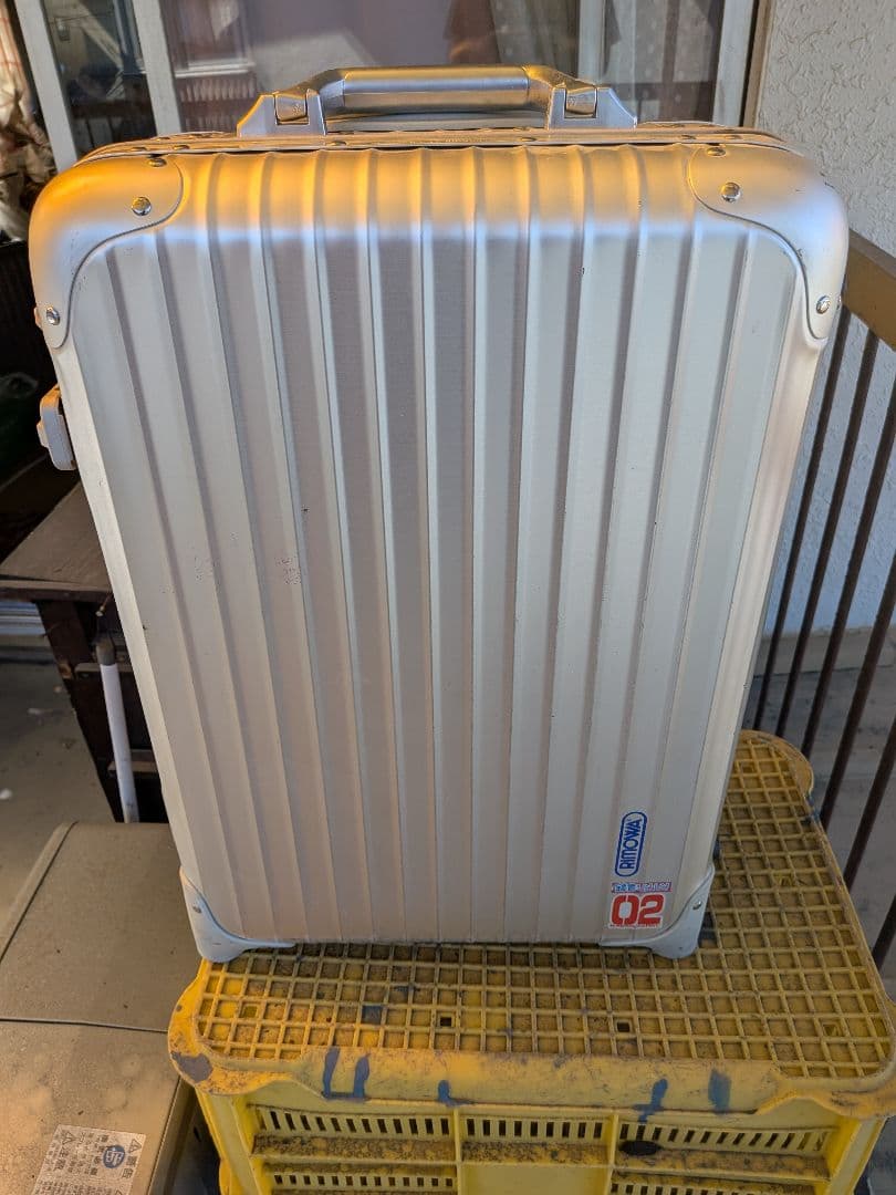 RIMOWA TOPAS スーツケース 廃盤 2輪　青ロゴ　リモワ リモワ トパーズ 青ロゴ 廃盤 希少な2輪キャスター クラシックフライト
