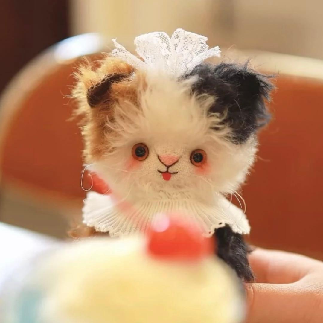 ベロ出しの三毛ちゃん 三毛猫 ねこ ぬいぐるみ 海外作家様 OOAK テディベア ベロ出しの三毛ちゃん 三毛猫 ねこ ぬいぐるみ 海外作家様 OOAK