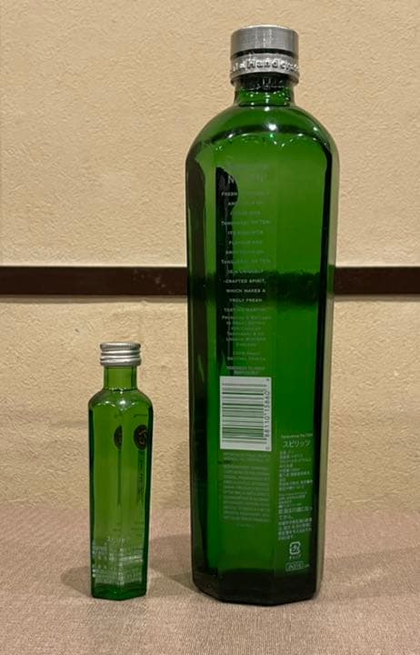 タンカレーNo,10 割引 旧デザインボトルと旧ミニボトル タンカレーNo