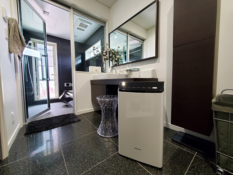 CORONA衣類乾燥除湿機で洗濯物乾かない＆生乾き臭問題が解決！CD